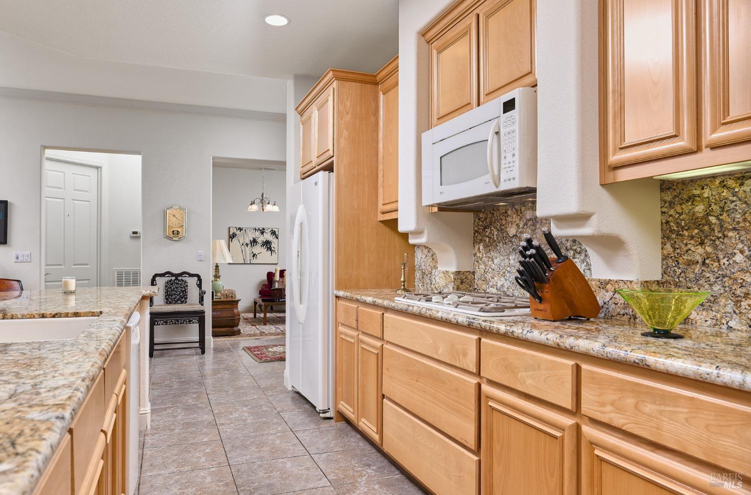 Detail Gallery Image 11 of 35 For 421 Redmont Ln, Rio Vista,  CA 94571 - 2 Beds | 2/1 Baths