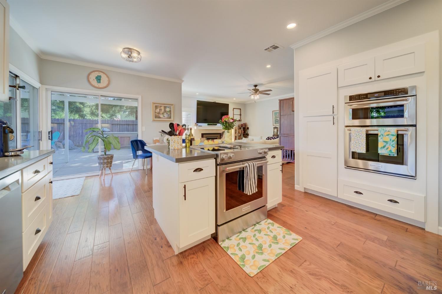Detail Gallery Image 4 of 57 For 1025 Fallen Leaf Pl, Vacaville,  CA 95687 - 5 Beds | 3 Baths