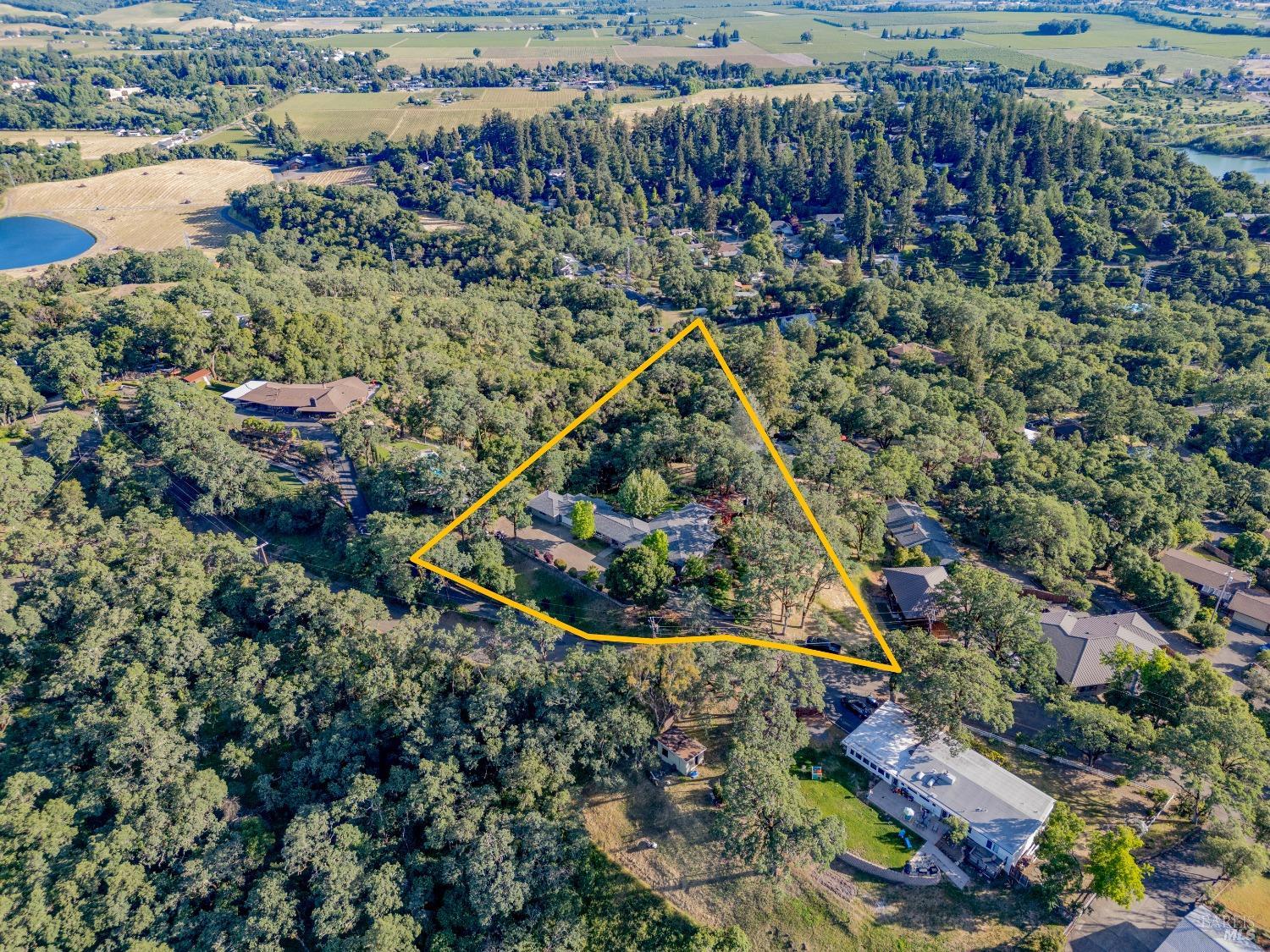 Detail Gallery Image 34 of 36 For 1851 Ridge Rd, Ukiah,  CA 95482 - 3 Beds | 3 Baths