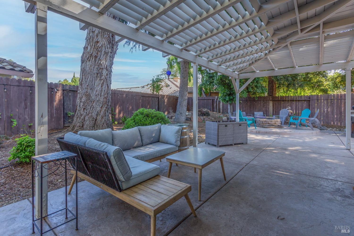 Detail Gallery Image 42 of 57 For 1025 Fallen Leaf Pl, Vacaville,  CA 95687 - 5 Beds | 3 Baths