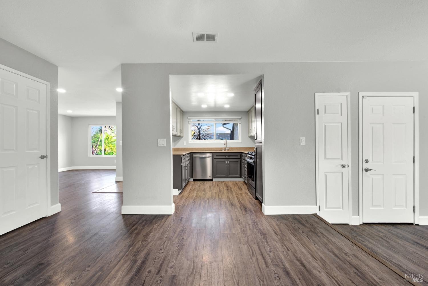 Detail Gallery Image 16 of 52 For 106 Ramsey Dr, Vacaville,  CA 95687 - 4 Beds | 2 Baths