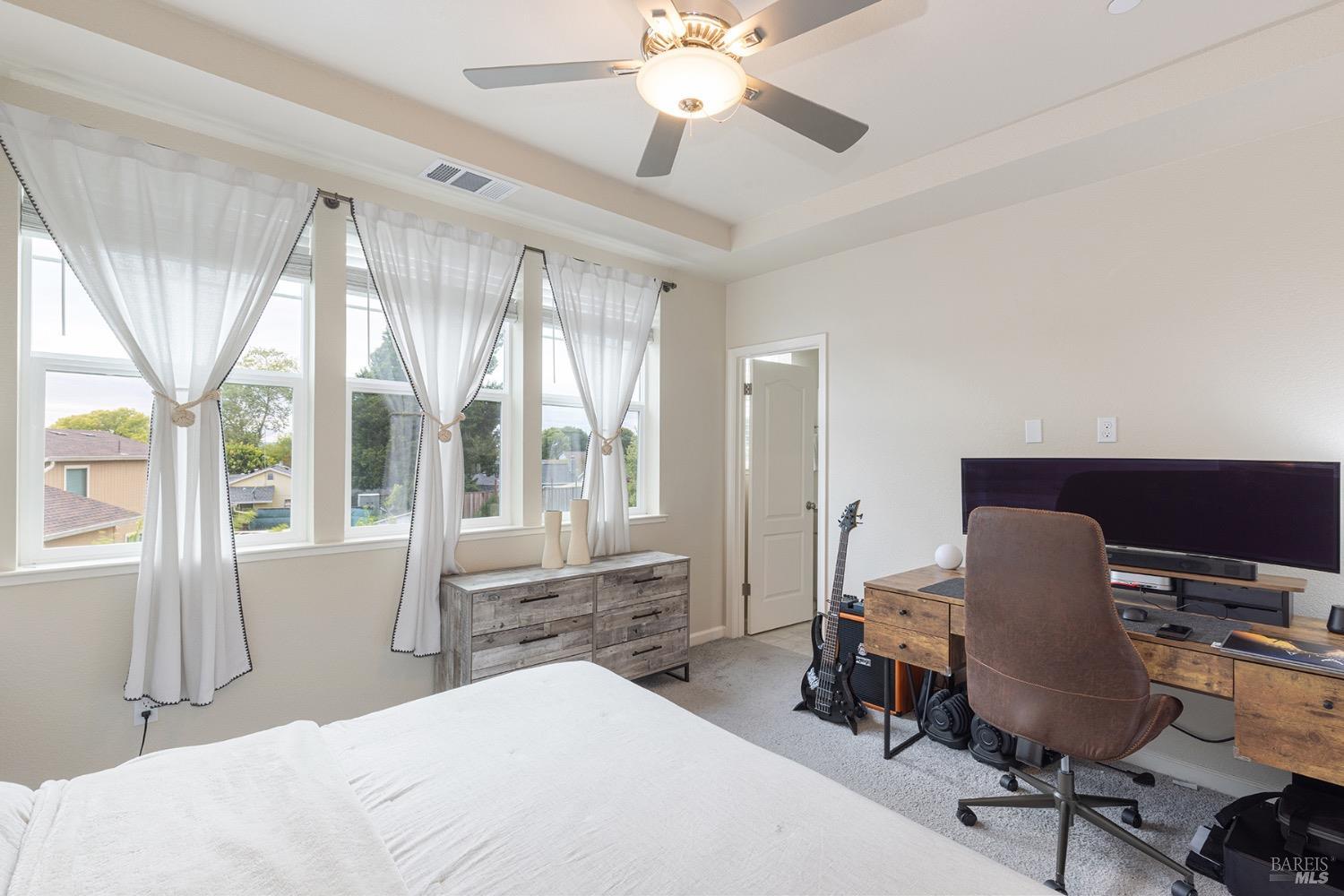 Detail Gallery Image 18 of 31 For 1434 Heather Dr, Santa Rosa,  CA 95401 - 3 Beds | 2/1 Baths