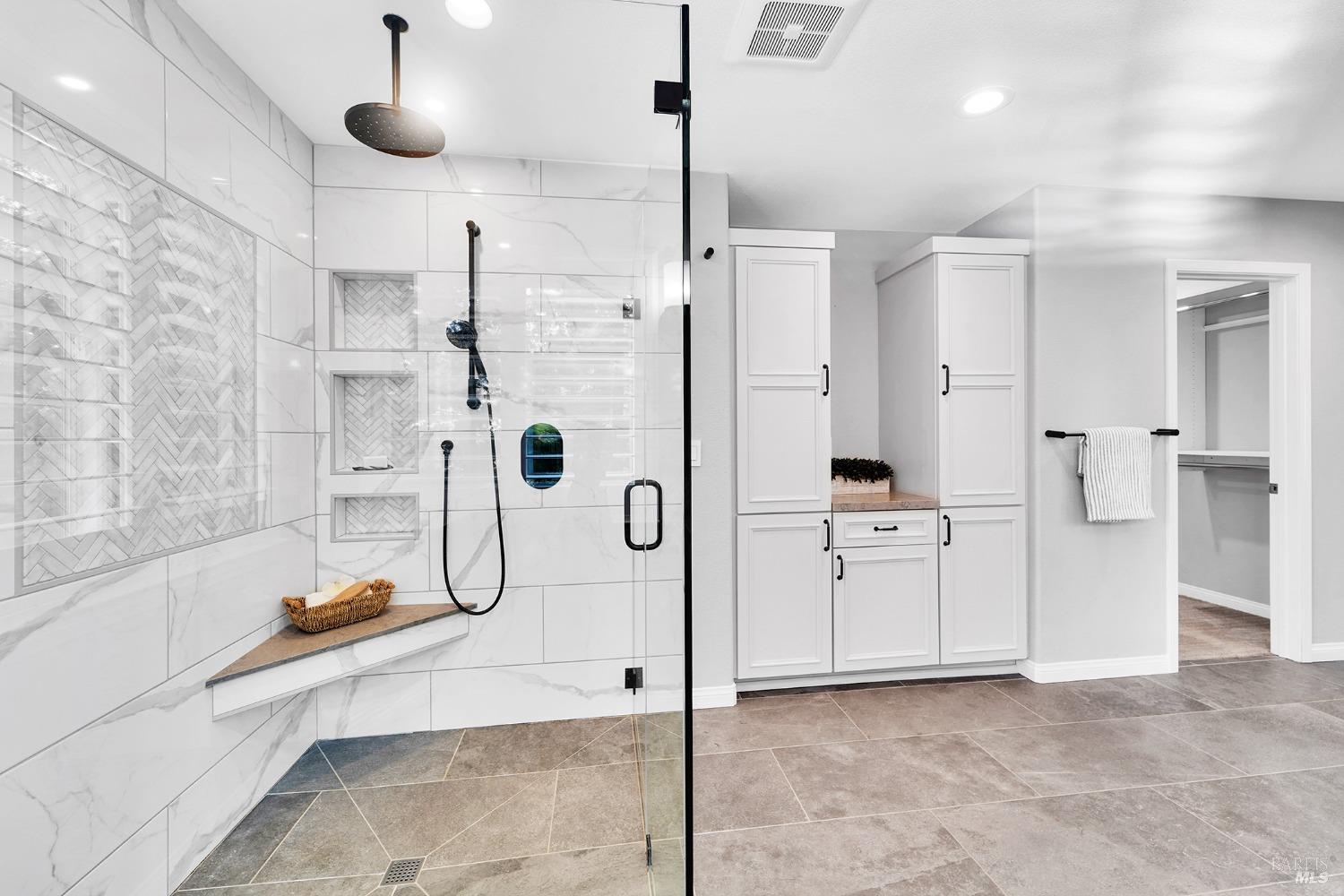 Detail Gallery Image 38 of 62 For 653 Robinson Way, Benicia,  CA 94510 - 5 Beds | 4 Baths