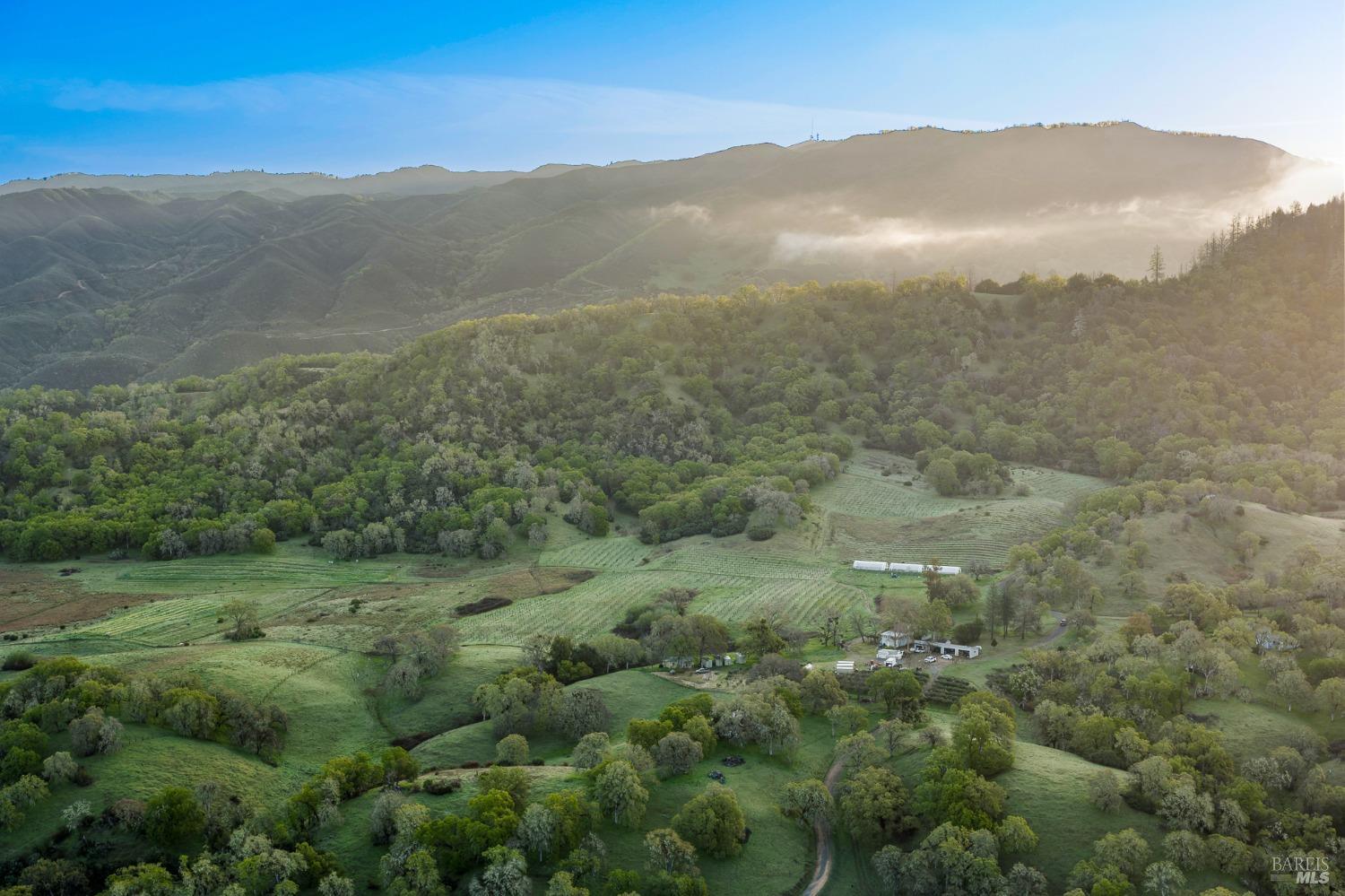 Detail Gallery Image 5 of 48 For 5155 Mill Creek Rd, Talmage,  CA 95481 - 4 Beds | 2 Baths