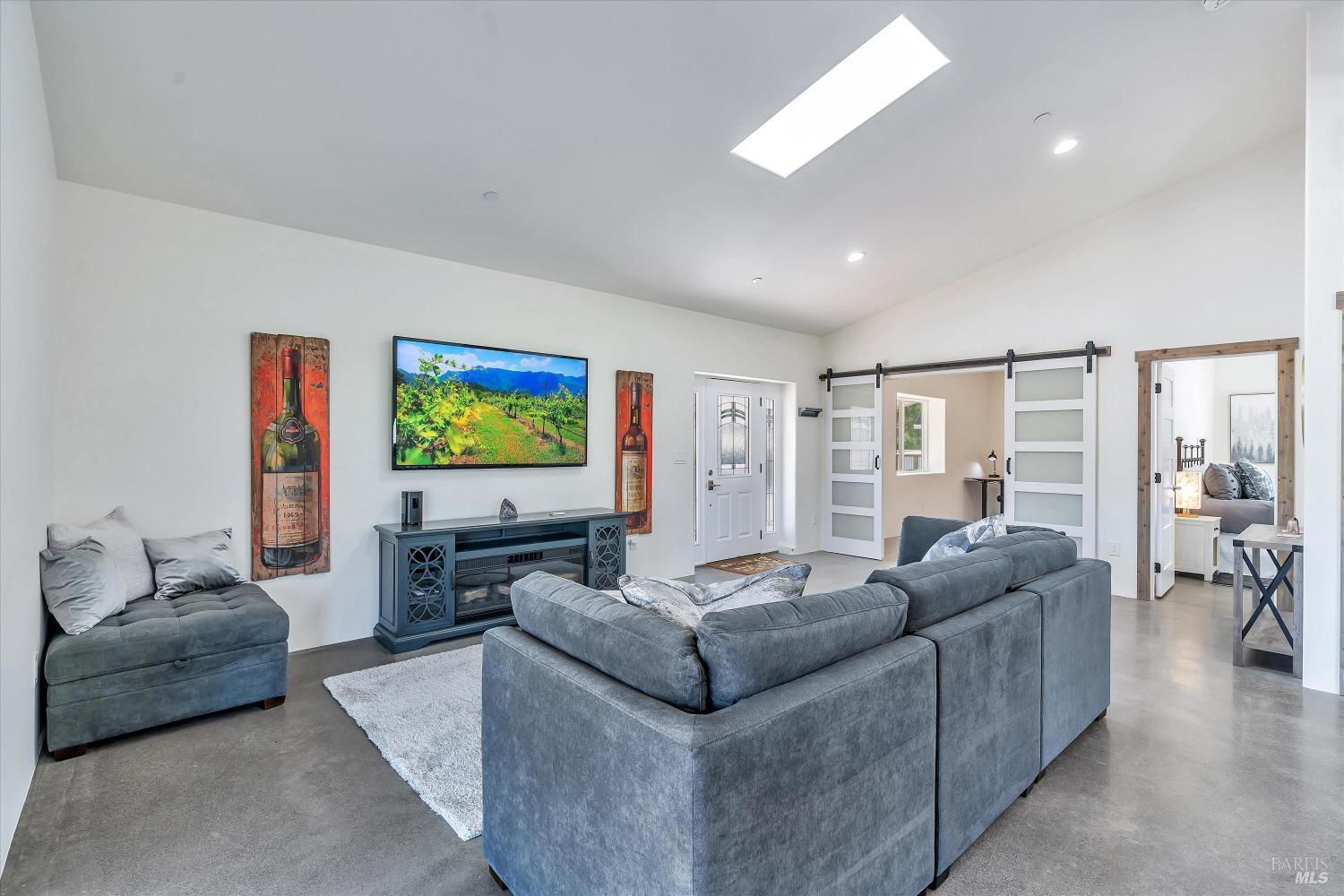 Detail Gallery Image 1 of 37 For 390 Treehaven Ln, Kenwood,  CA 95452 - 2 Beds | 2 Baths