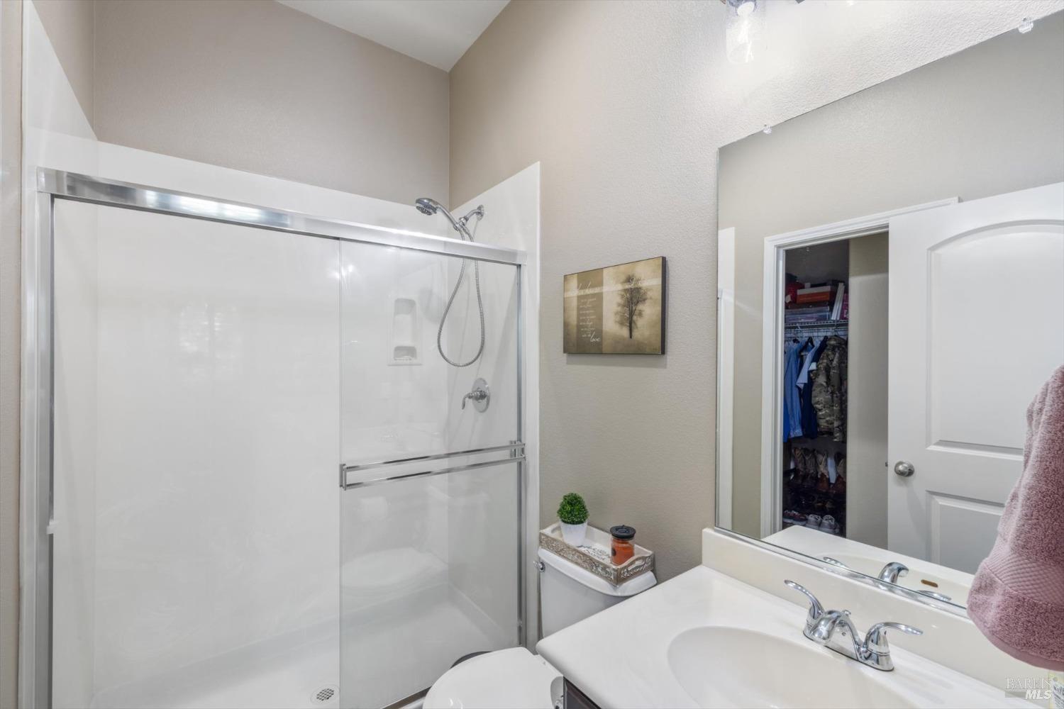 Detail Gallery Image 28 of 56 For 2085 Newcastle Dr, Vacaville,  CA 95687 - 4 Beds | 3 Baths