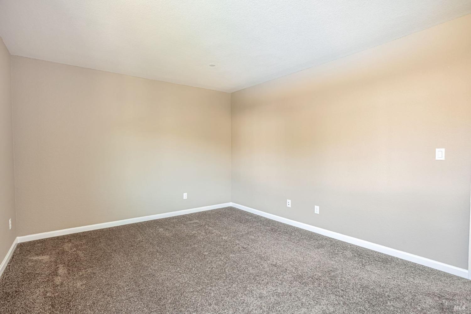 Detail Gallery Image 28 of 48 For 2428 Sanders Ln, Fairfield,  CA 94533 - 5 Beds | 3/1 Baths