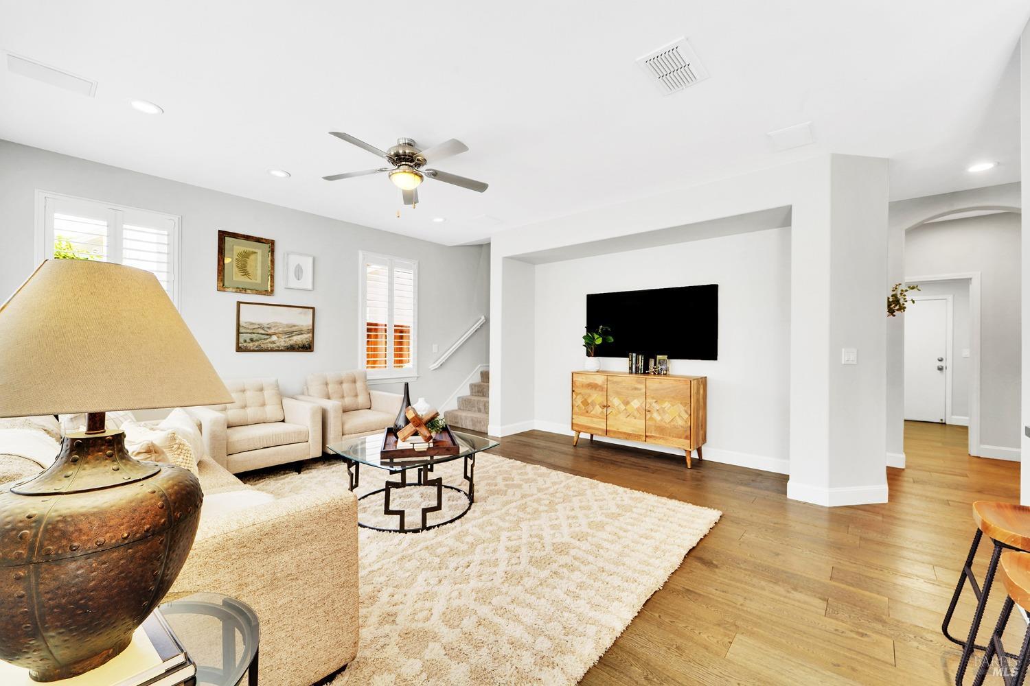 Detail Gallery Image 18 of 62 For 653 Robinson Way, Benicia,  CA 94510 - 5 Beds | 4 Baths