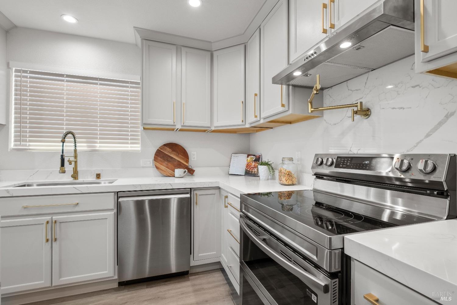 Detail Gallery Image 8 of 27 For Address Is Not Disclosed, Richmond,  CA 94801 - 2 Beds | 1 Baths