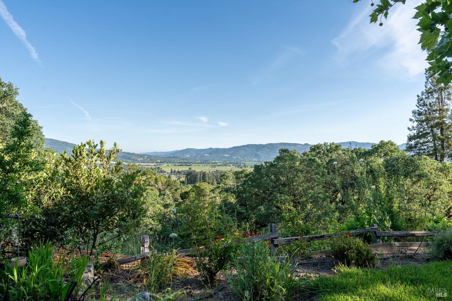 Detail Gallery Image 29 of 36 For 1851 Ridge Rd, Ukiah,  CA 95482 - 3 Beds | 3 Baths