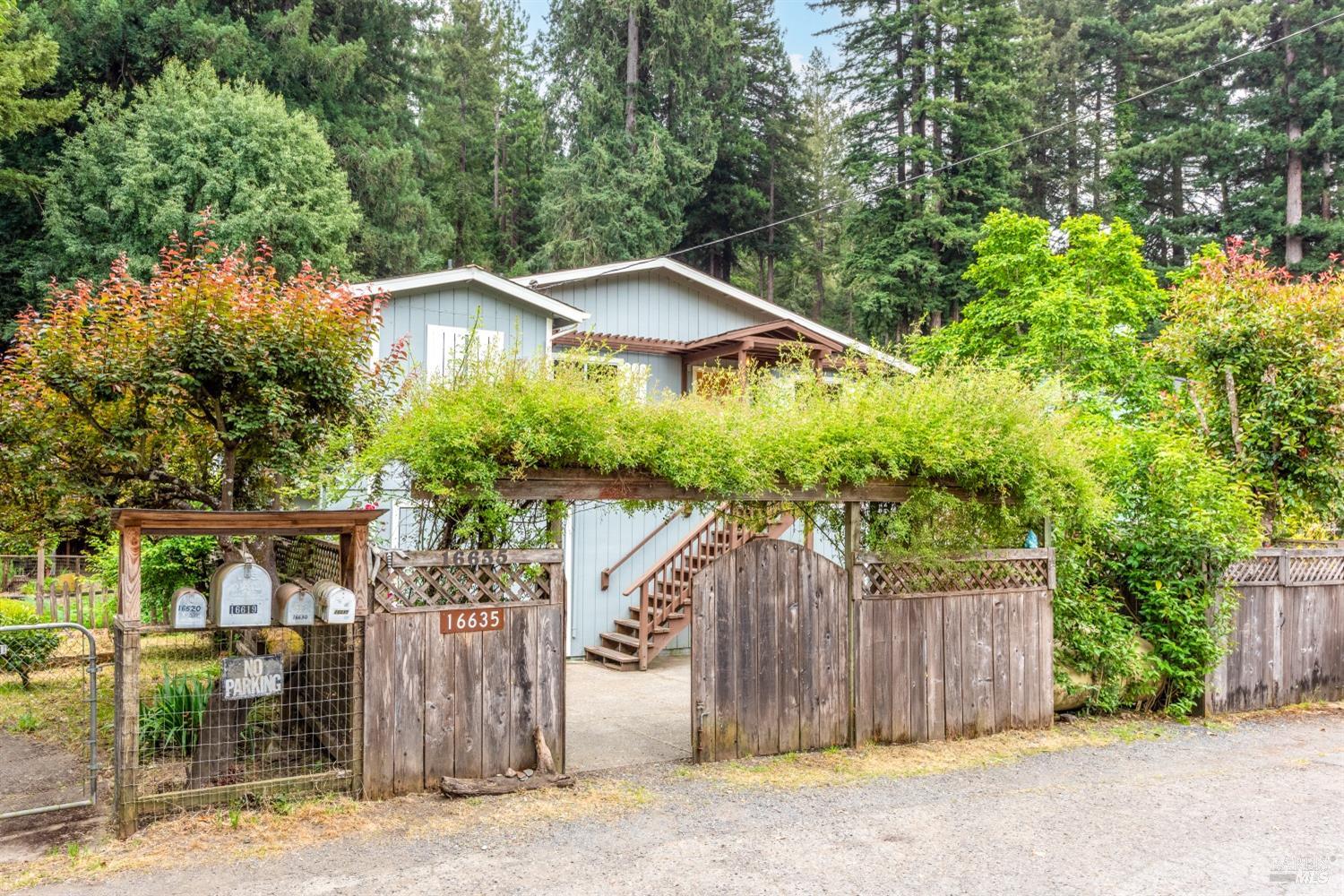 Detail Gallery Image 2 of 44 For 16635 Center Way, Guerneville,  CA 95446 - 3 Beds | 2/1 Baths