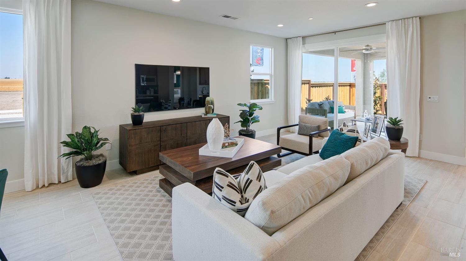 Detail Gallery Image 10 of 79 For 2546 Hopskotch St, Rio Vista,  CA 94571 - 2 Beds | 2 Baths
