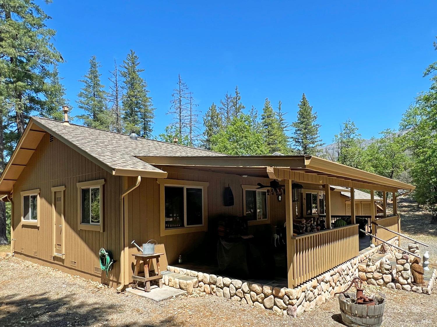 Detail Gallery Image 4 of 46 For 3320 Booth Way, Potter Valley,  CA 95469 - 3 Beds | 2 Baths