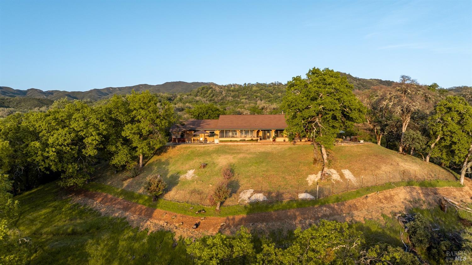 Detail Gallery Image 4 of 64 For 2389 Twining Rd, Talmage,  CA 95481 - 3 Beds | 2/1 Baths
