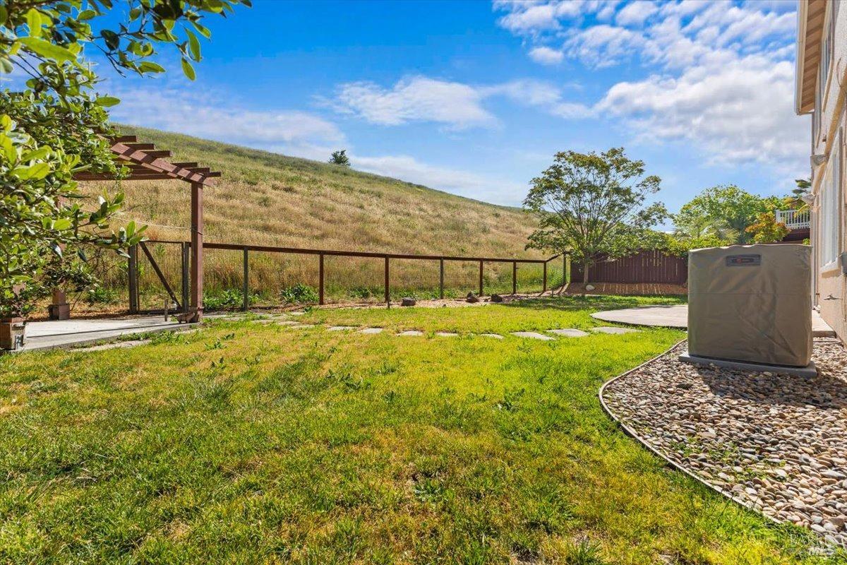 Detail Gallery Image 37 of 52 For 278 Windsor Dr, Petaluma,  CA 94952 - 4 Beds | 3 Baths