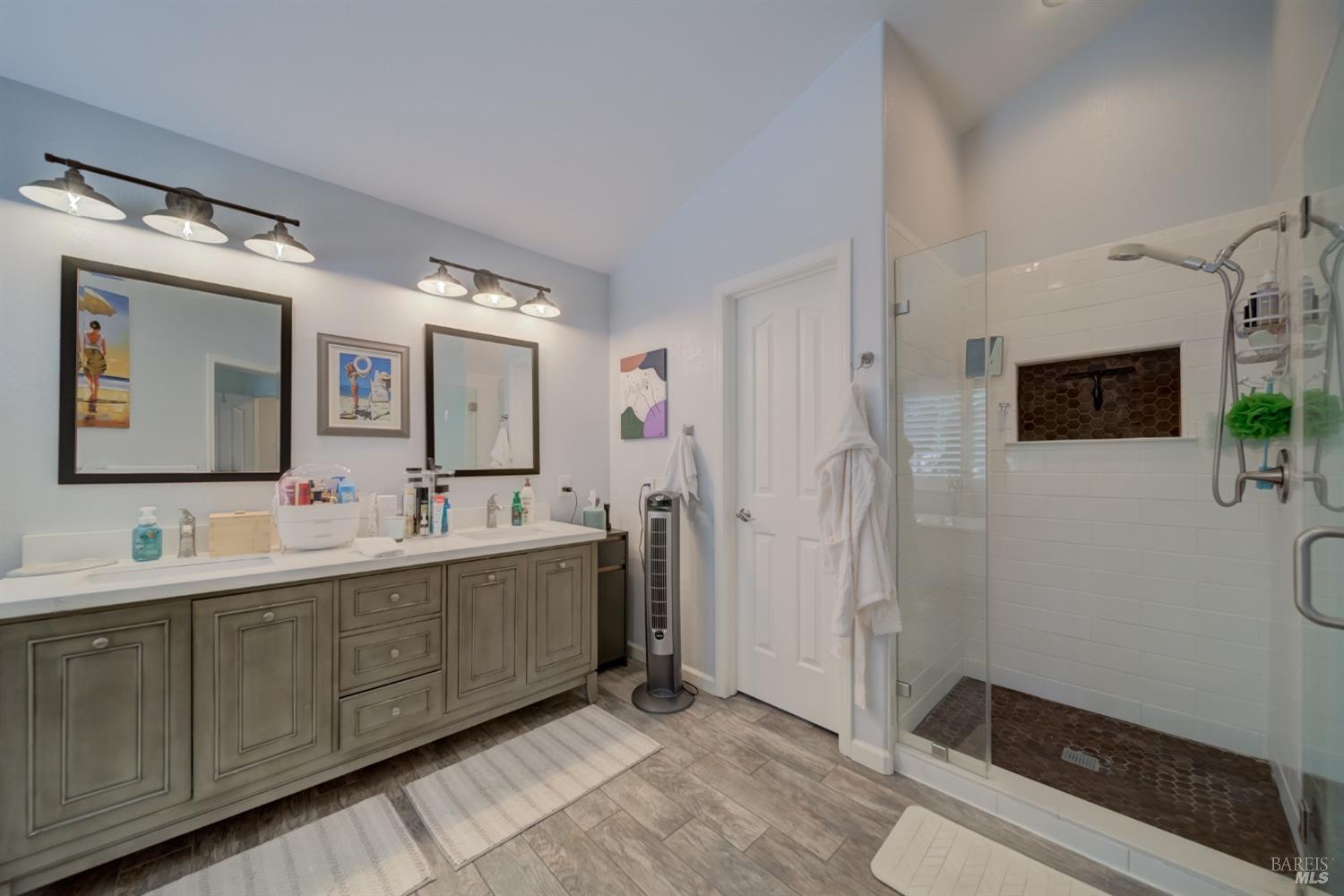 Detail Gallery Image 27 of 57 For 1025 Fallen Leaf Pl, Vacaville,  CA 95687 - 5 Beds | 3 Baths