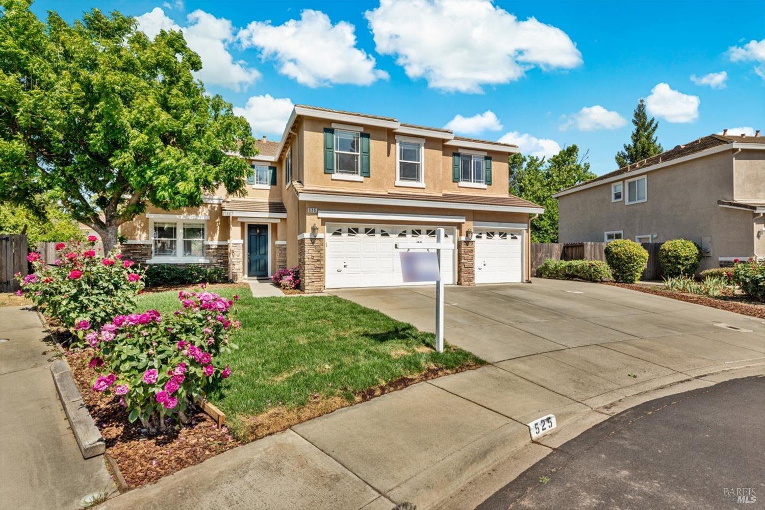 Detail Gallery Image 1 of 63 For 525 Boone Dr, Vacaville,  CA 95687 - 6 Beds | 3 Baths