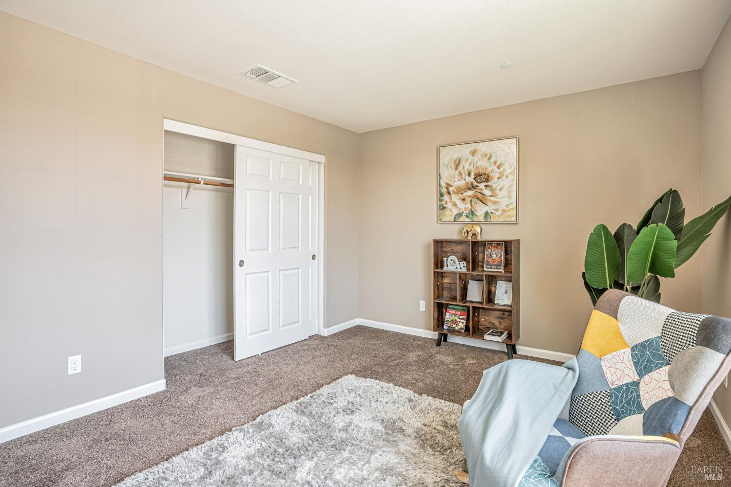 Detail Gallery Image 19 of 48 For 2428 Sanders Ln, Fairfield,  CA 94533 - 5 Beds | 3/1 Baths