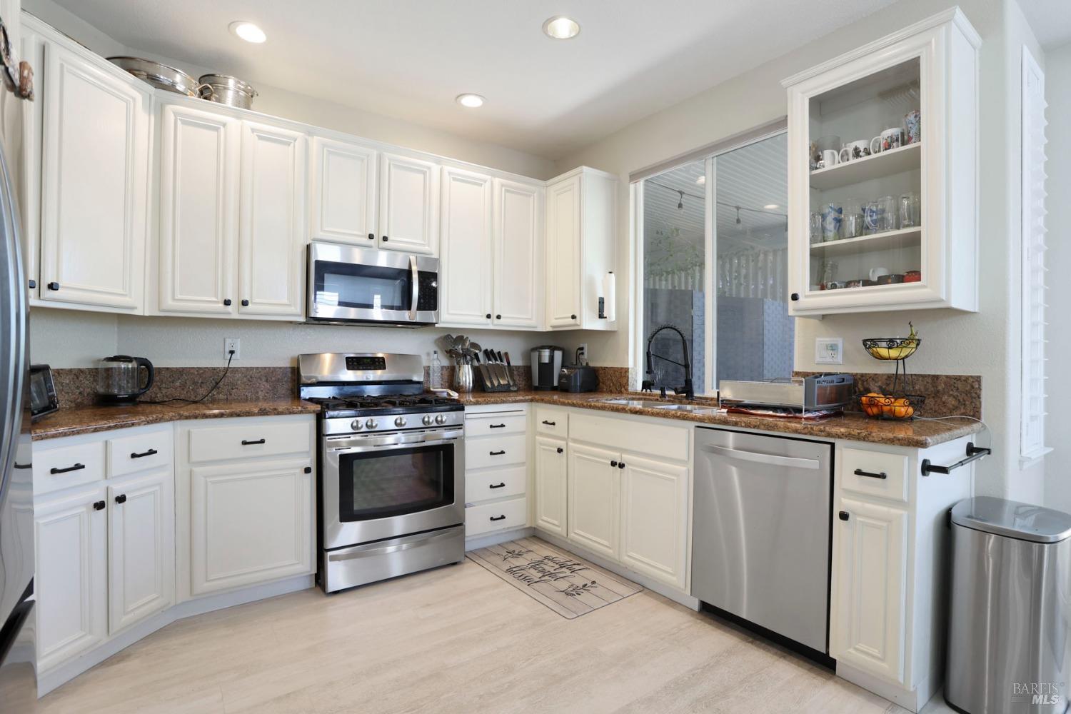 Detail Gallery Image 12 of 33 For 234 Cedar Ridge Dr, Rio Vista,  CA 94571 - 2 Beds | 2 Baths