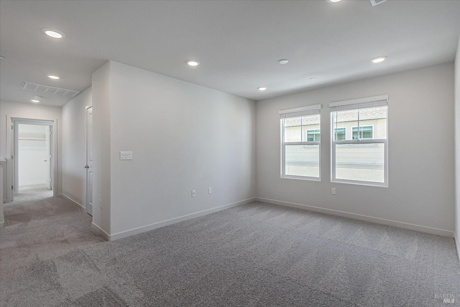 Detail Gallery Image 10 of 12 For 117 Clownfish St, Suisun City,  CA 94585 - 3 Beds | 2/1 Baths