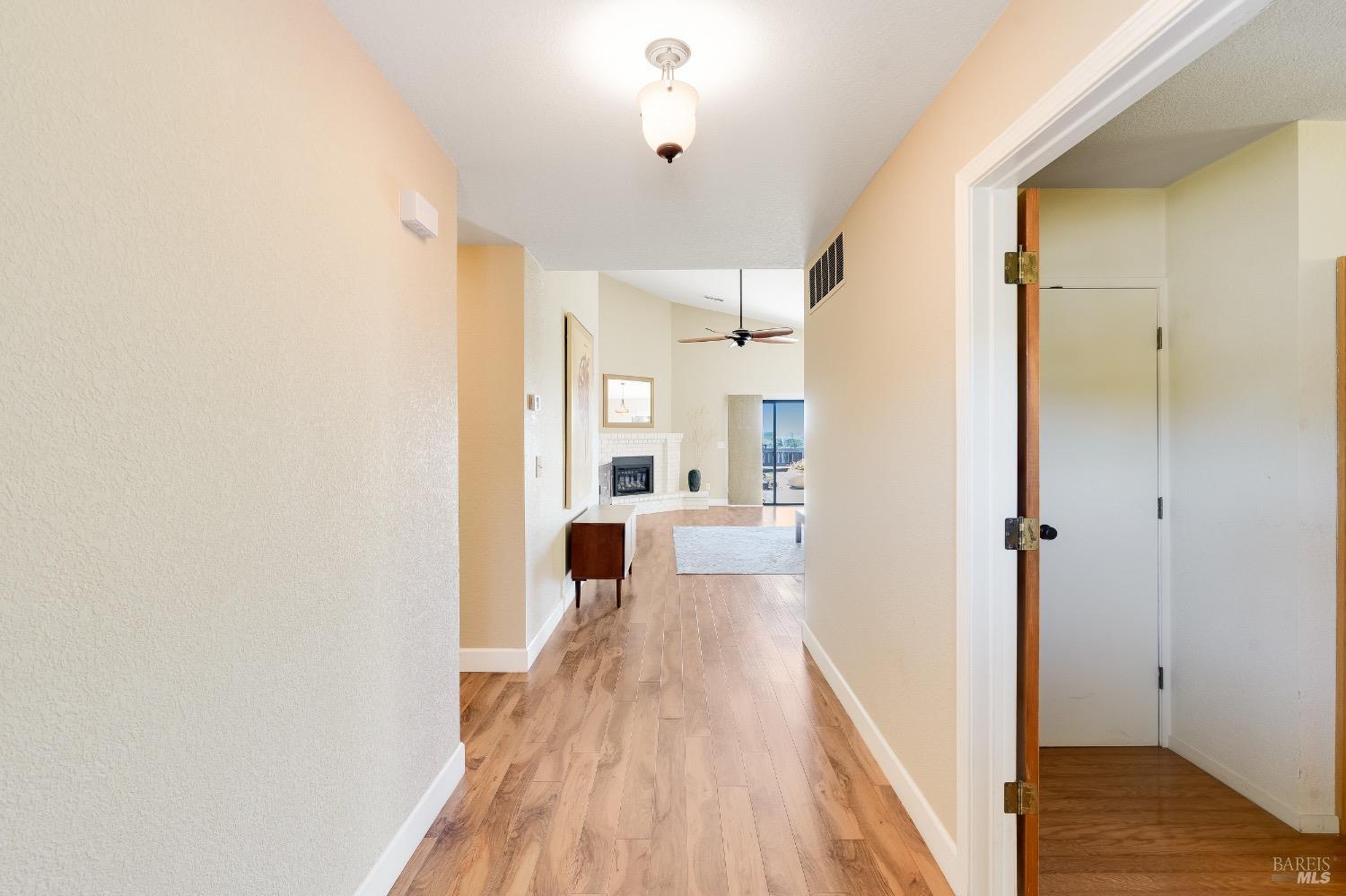 Detail Gallery Image 34 of 62 For 844 Corrigan Ct, Benicia,  CA 94510 - 3 Beds | 2 Baths
