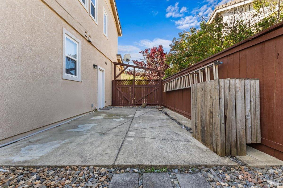Detail Gallery Image 41 of 52 For 278 Windsor Dr, Petaluma,  CA 94952 - 4 Beds | 3 Baths