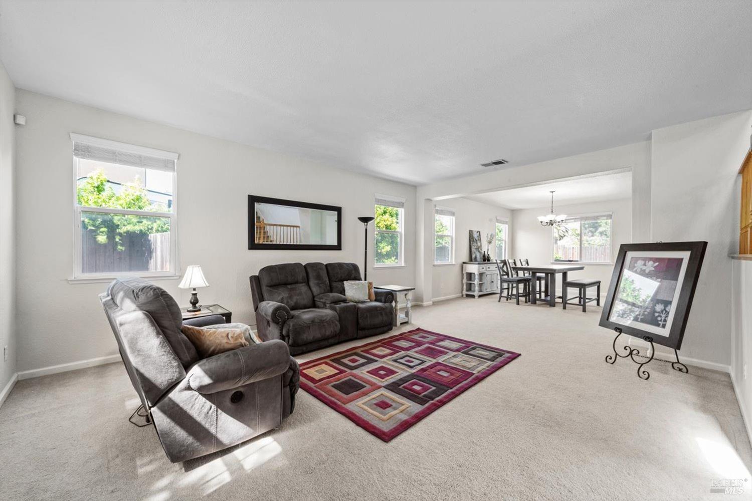 Detail Gallery Image 7 of 63 For 525 Boone Dr, Vacaville,  CA 95687 - 6 Beds | 3 Baths