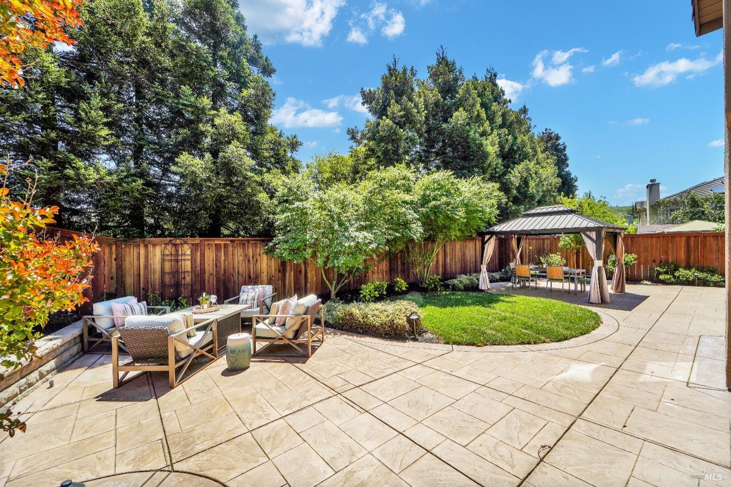 Detail Gallery Image 5 of 62 For 653 Robinson Way, Benicia,  CA 94510 - 5 Beds | 4 Baths