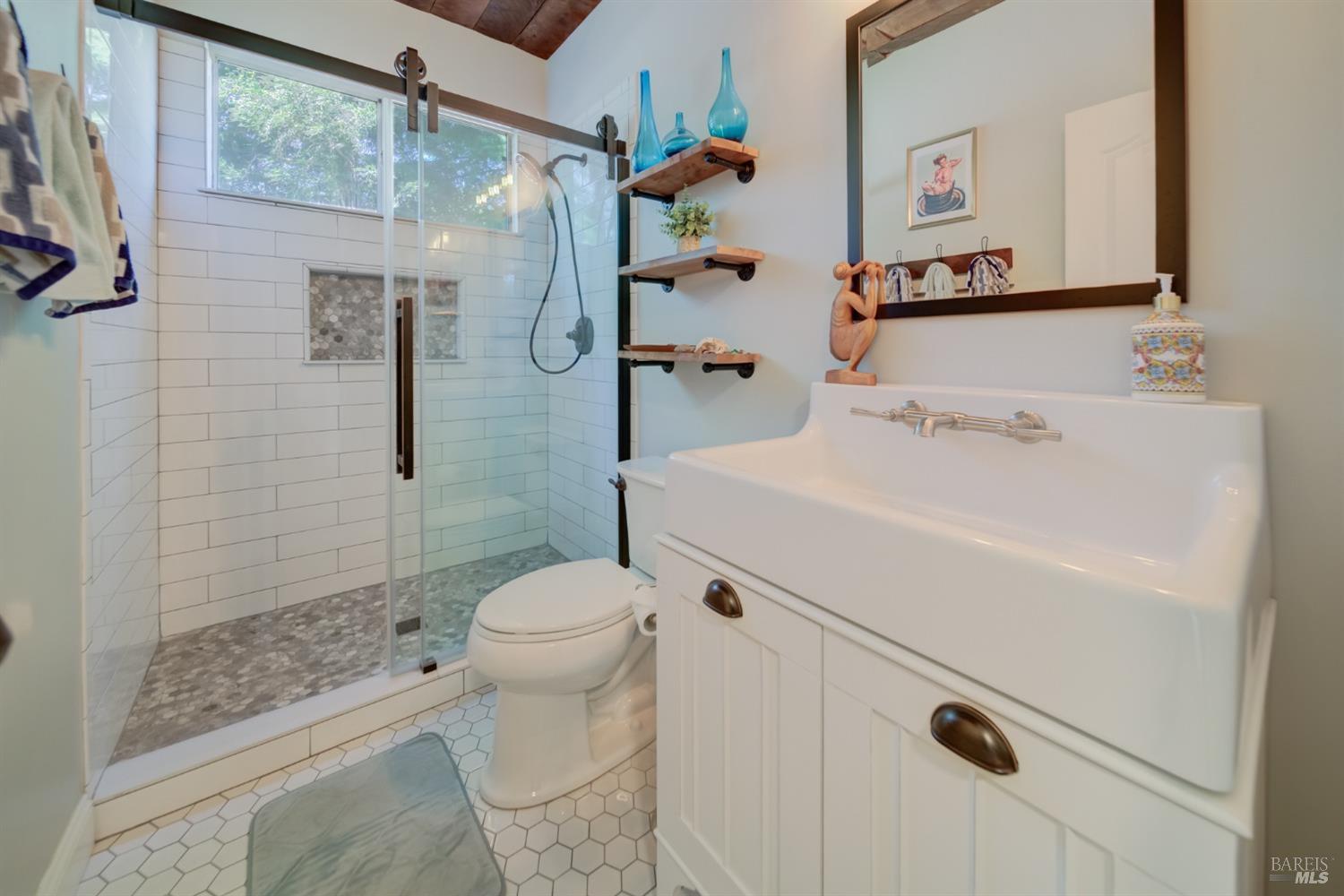 Detail Gallery Image 8 of 57 For 1025 Fallen Leaf Pl, Vacaville,  CA 95687 - 5 Beds | 3 Baths