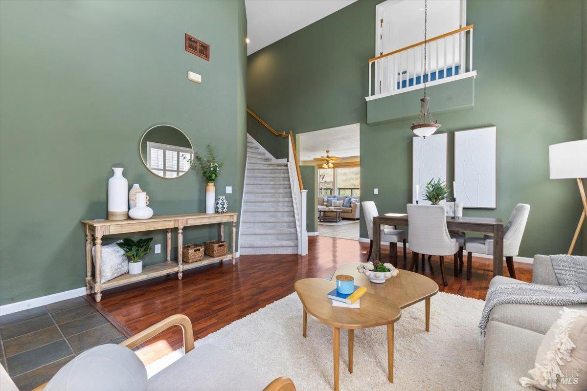 Detail Gallery Image 6 of 52 For 278 Windsor Dr, Petaluma,  CA 94952 - 4 Beds | 3 Baths
