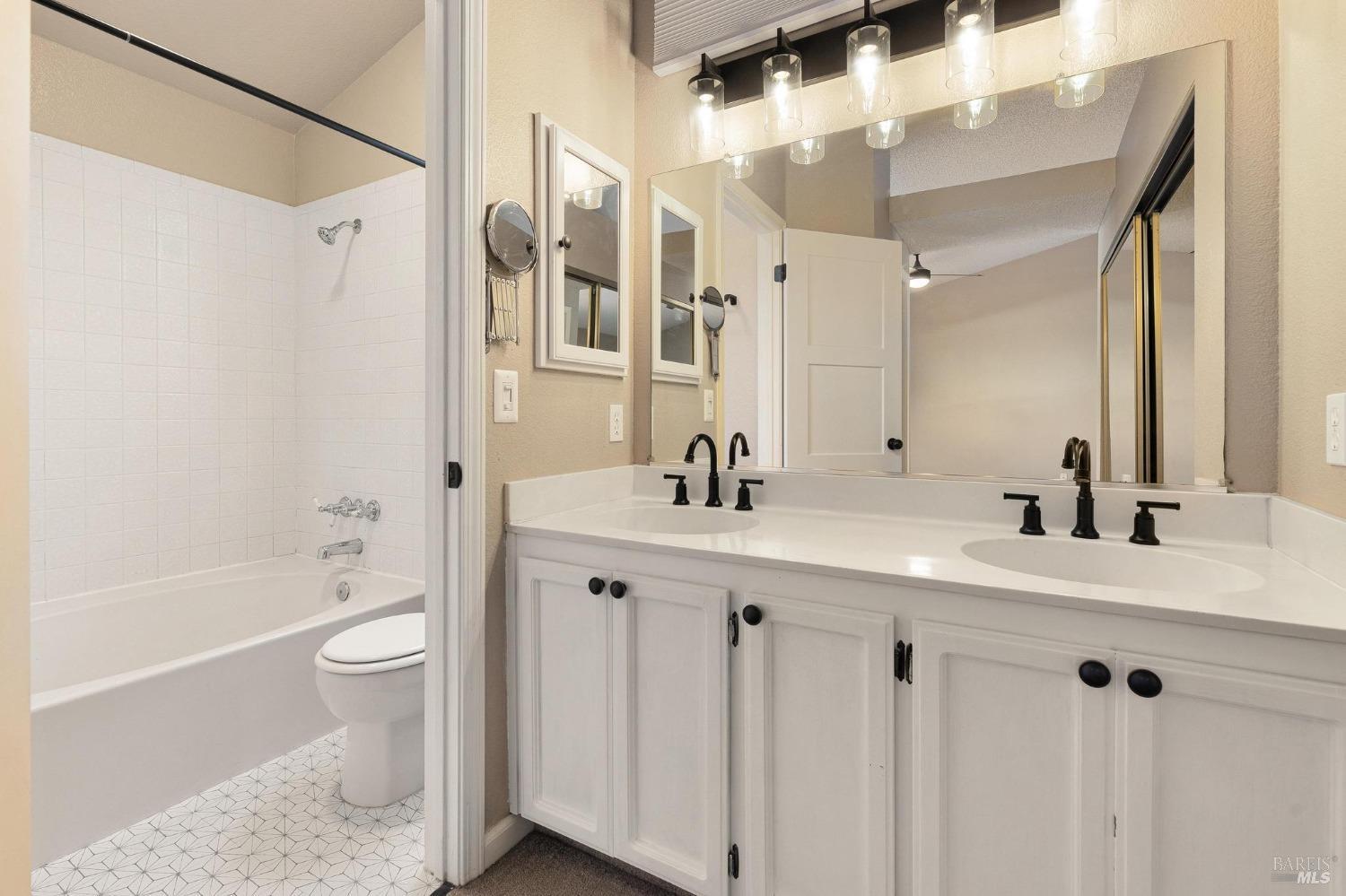Detail Gallery Image 26 of 42 For 115 American Way, Vacaville,  CA 95687 - 3 Beds | 2/1 Baths