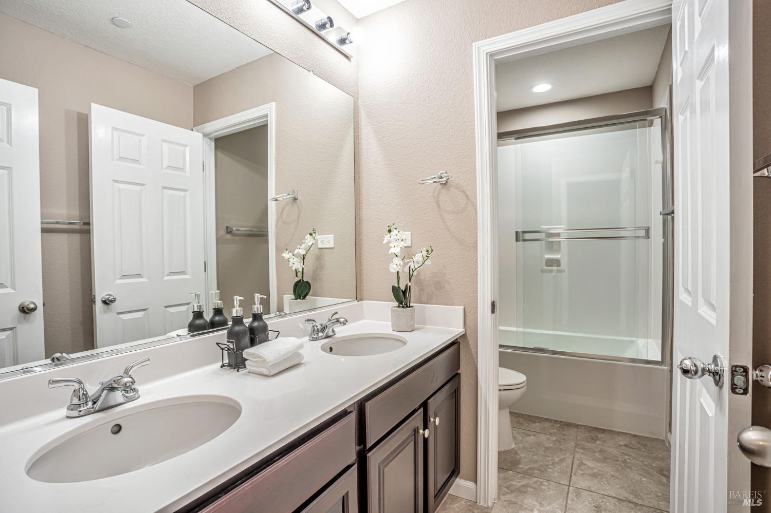 Detail Gallery Image 39 of 48 For 2428 Sanders Ln, Fairfield,  CA 94533 - 5 Beds | 3/1 Baths