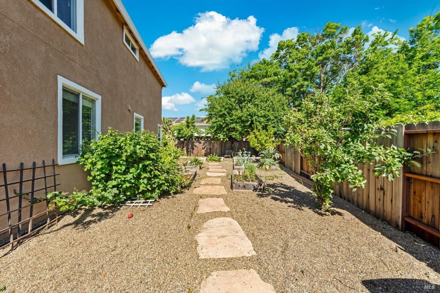 Detail Gallery Image 56 of 63 For 525 Boone Dr, Vacaville,  CA 95687 - 6 Beds | 3 Baths
