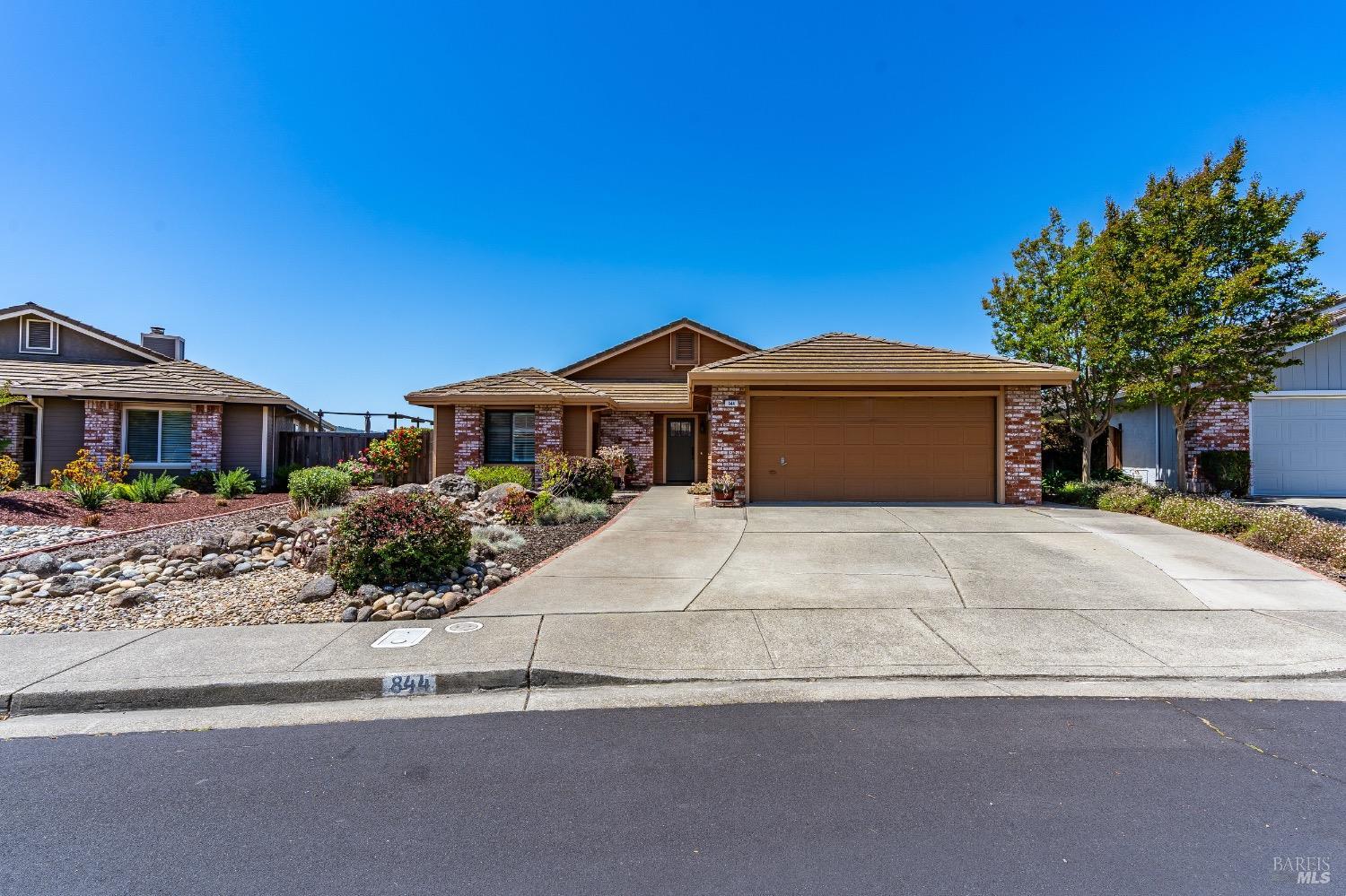 Detail Gallery Image 3 of 62 For 844 Corrigan Ct, Benicia,  CA 94510 - 3 Beds | 2 Baths