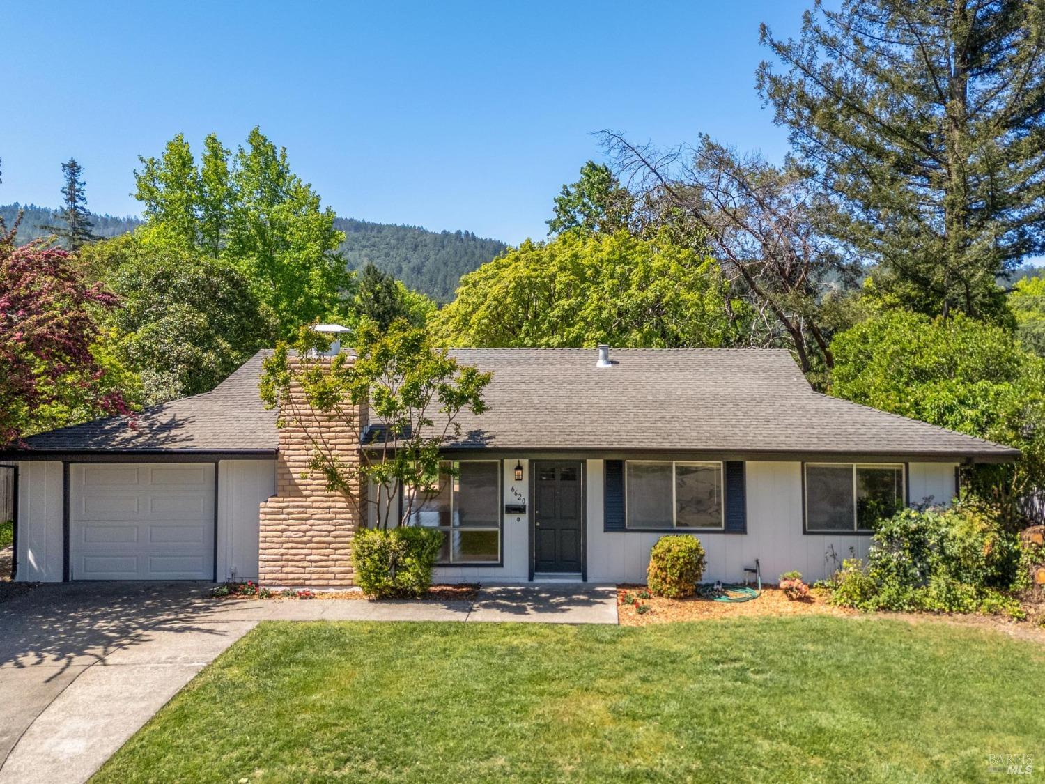 Detail Gallery Image 1 of 44 For 6620 Fairfield Dr, Santa Rosa,  CA 95409 - 3 Beds | 2 Baths