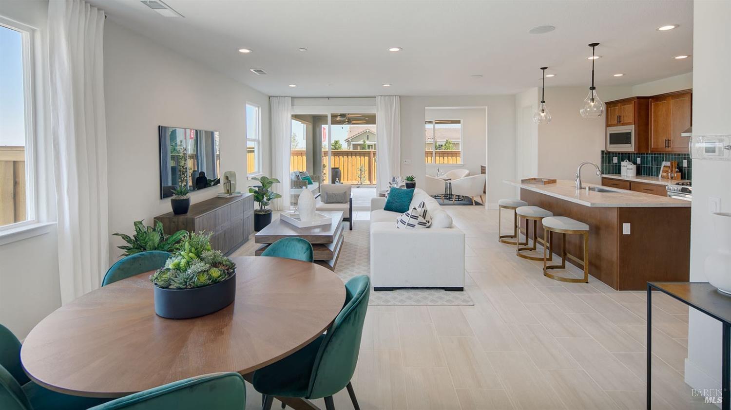 Detail Gallery Image 6 of 79 For 2546 Hopskotch St, Rio Vista,  CA 94571 - 2 Beds | 2 Baths