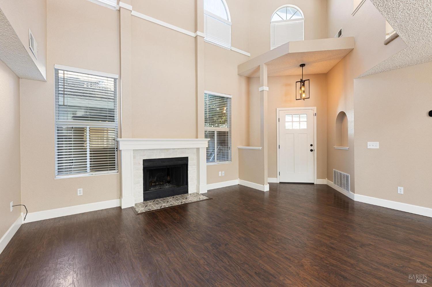 Detail Gallery Image 7 of 42 For 115 American Way, Vacaville,  CA 95687 - 3 Beds | 2/1 Baths