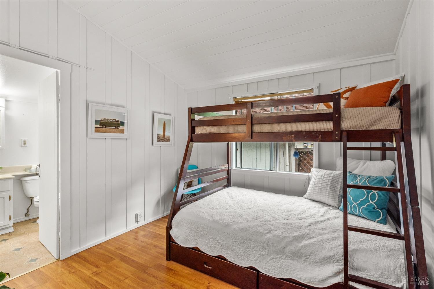 Detail Gallery Image 16 of 44 For 16635 Center Way, Guerneville,  CA 95446 - 3 Beds | 2/1 Baths