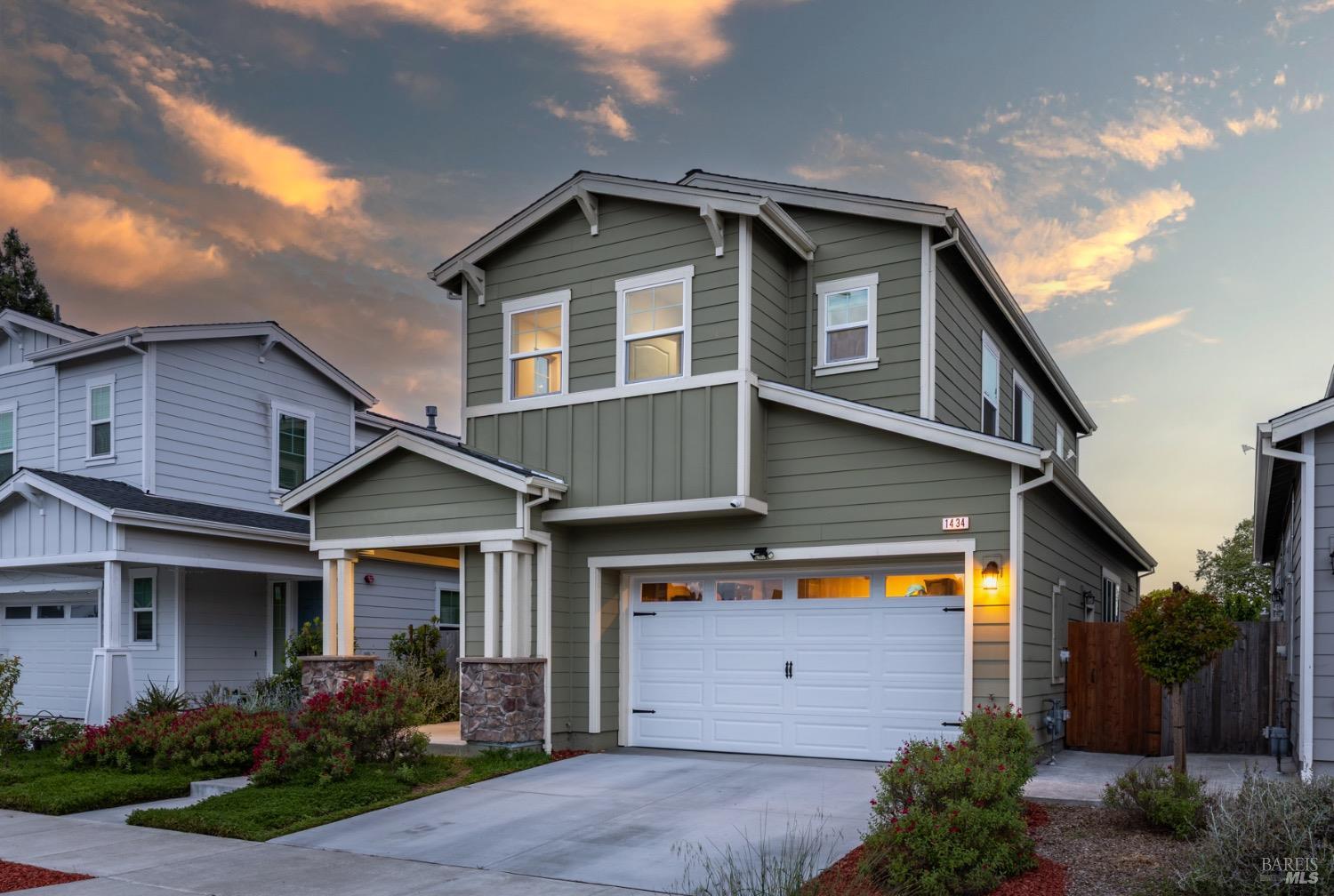 Detail Gallery Image 3 of 31 For 1434 Heather Dr, Santa Rosa,  CA 95401 - 3 Beds | 2/1 Baths