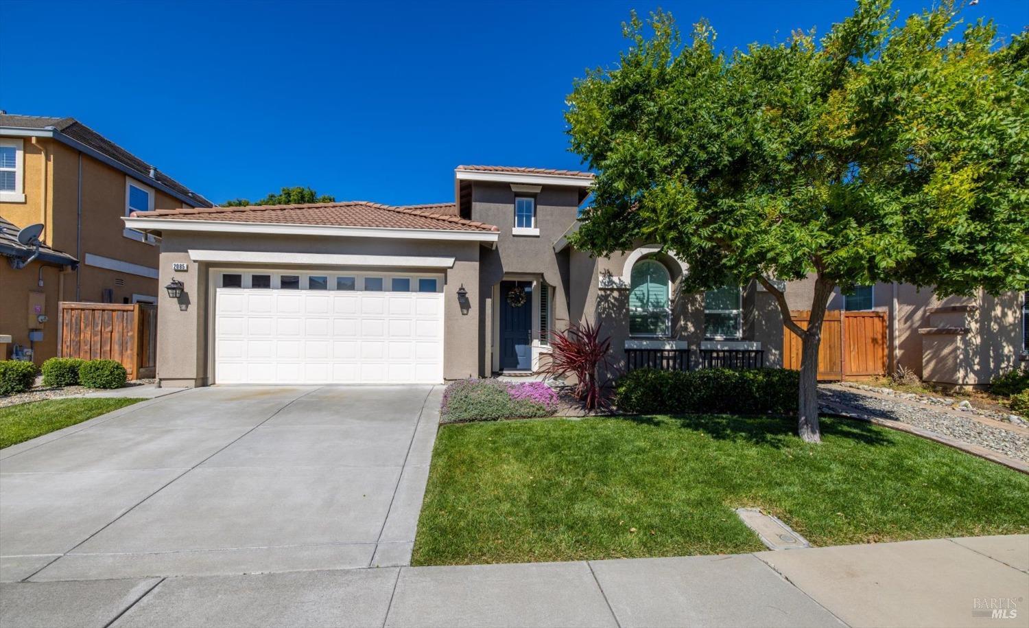 Detail Gallery Image 6 of 56 For 2085 Newcastle Dr, Vacaville,  CA 95687 - 4 Beds | 3 Baths