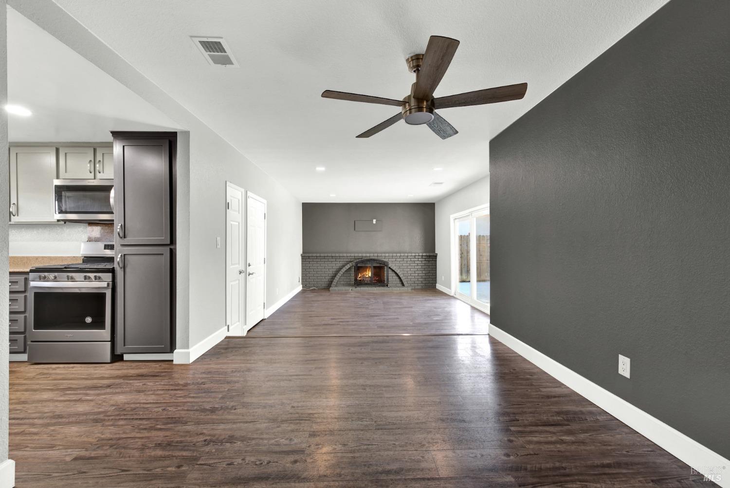 Detail Gallery Image 15 of 52 For 106 Ramsey Dr, Vacaville,  CA 95687 - 4 Beds | 2 Baths