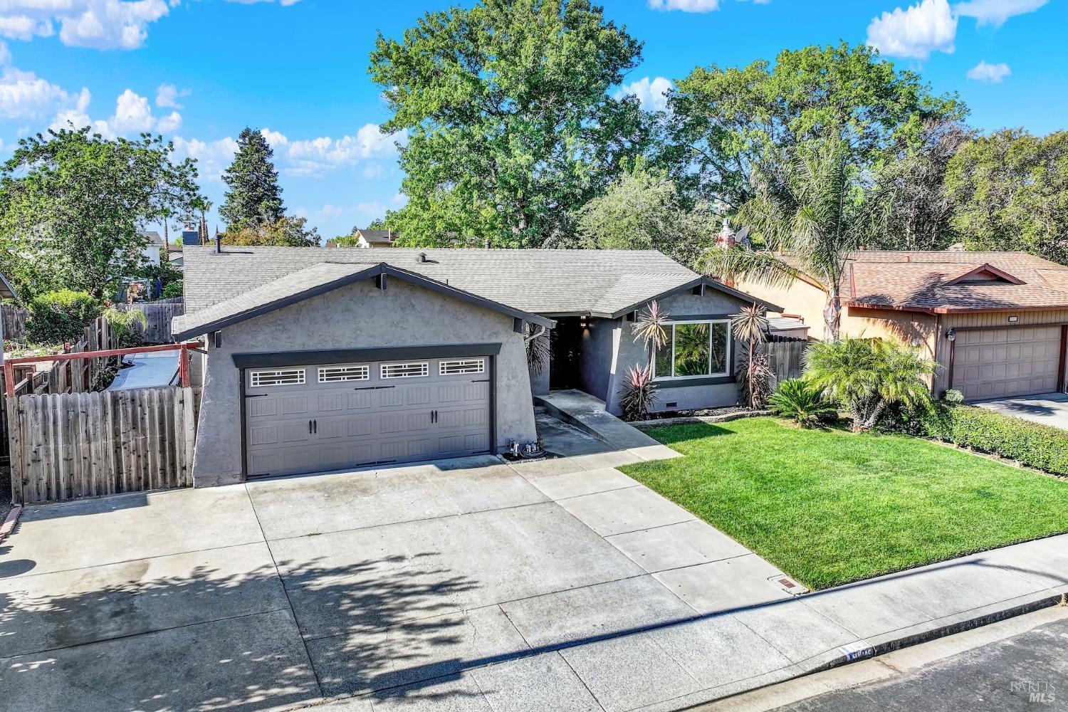 Detail Gallery Image 9 of 52 For 106 Ramsey Dr, Vacaville,  CA 95687 - 4 Beds | 2 Baths