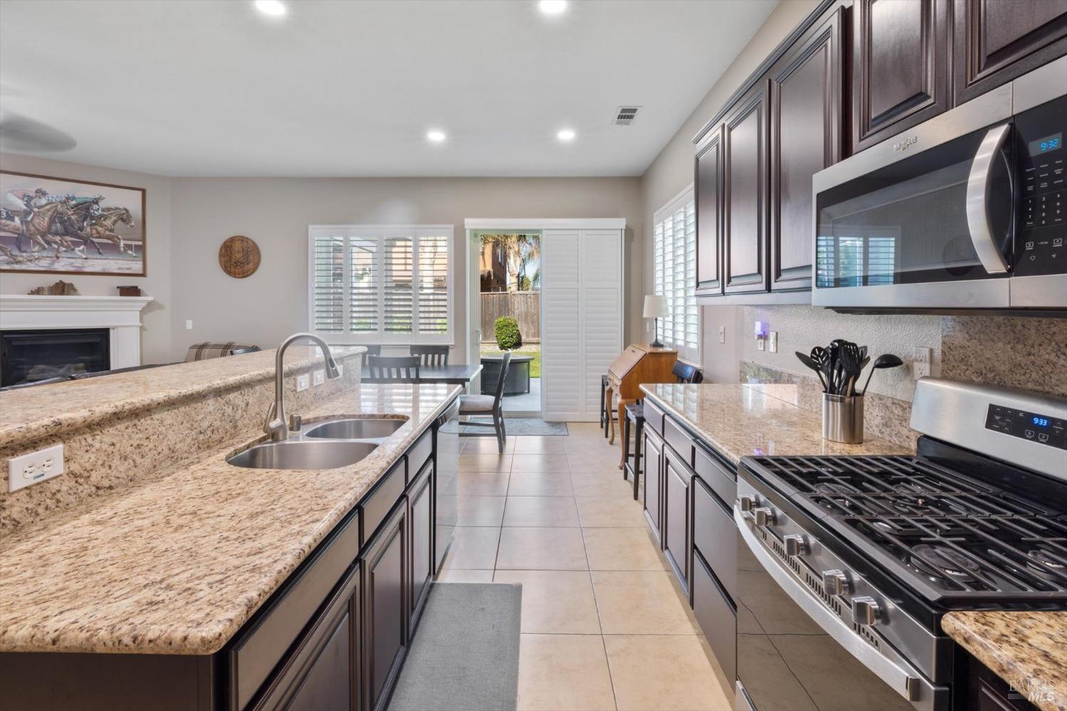 Detail Gallery Image 37 of 56 For 2085 Newcastle Dr, Vacaville,  CA 95687 - 4 Beds | 3 Baths
