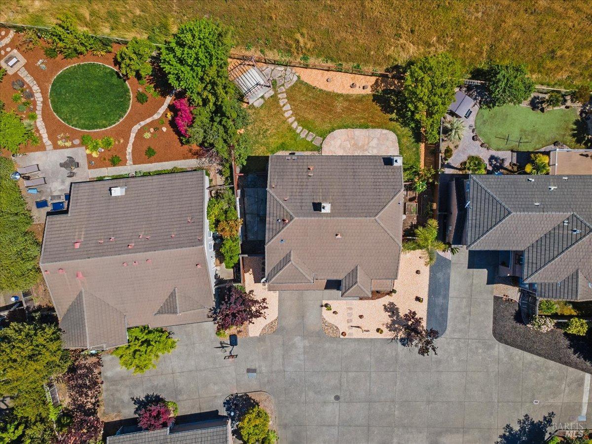 Detail Gallery Image 44 of 52 For 278 Windsor Dr, Petaluma,  CA 94952 - 4 Beds | 3 Baths