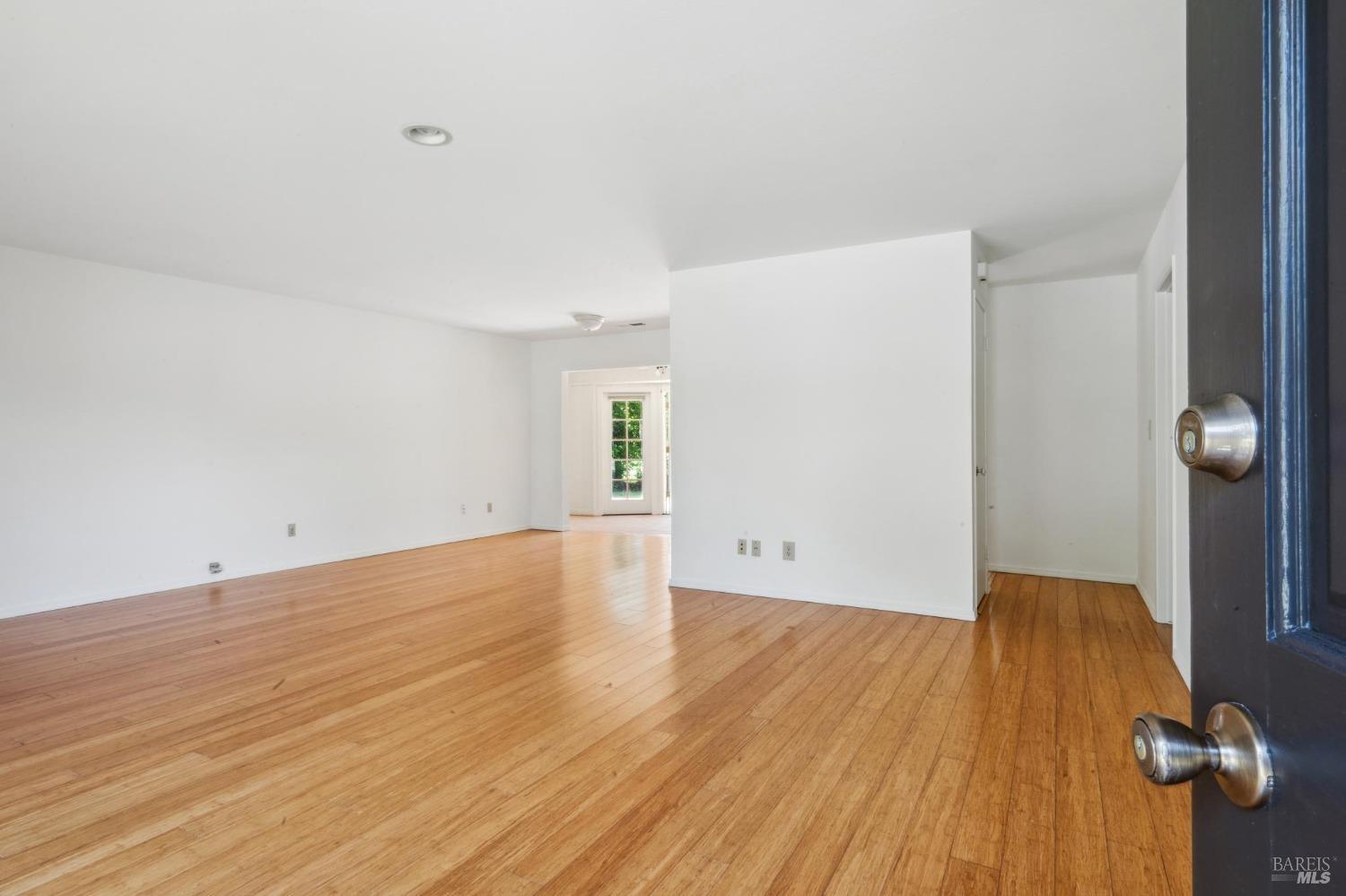 Detail Gallery Image 12 of 44 For 6620 Fairfield Dr, Santa Rosa,  CA 95409 - 3 Beds | 2 Baths