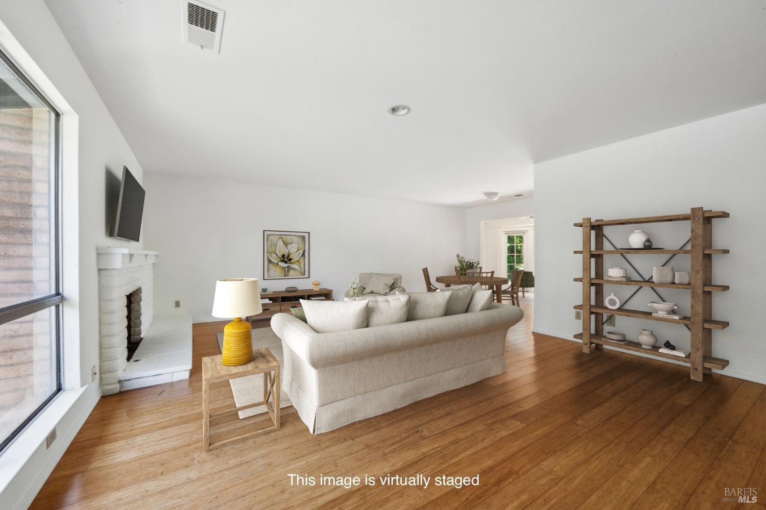 Detail Gallery Image 6 of 44 For 6620 Fairfield Dr, Santa Rosa,  CA 95409 - 3 Beds | 2 Baths