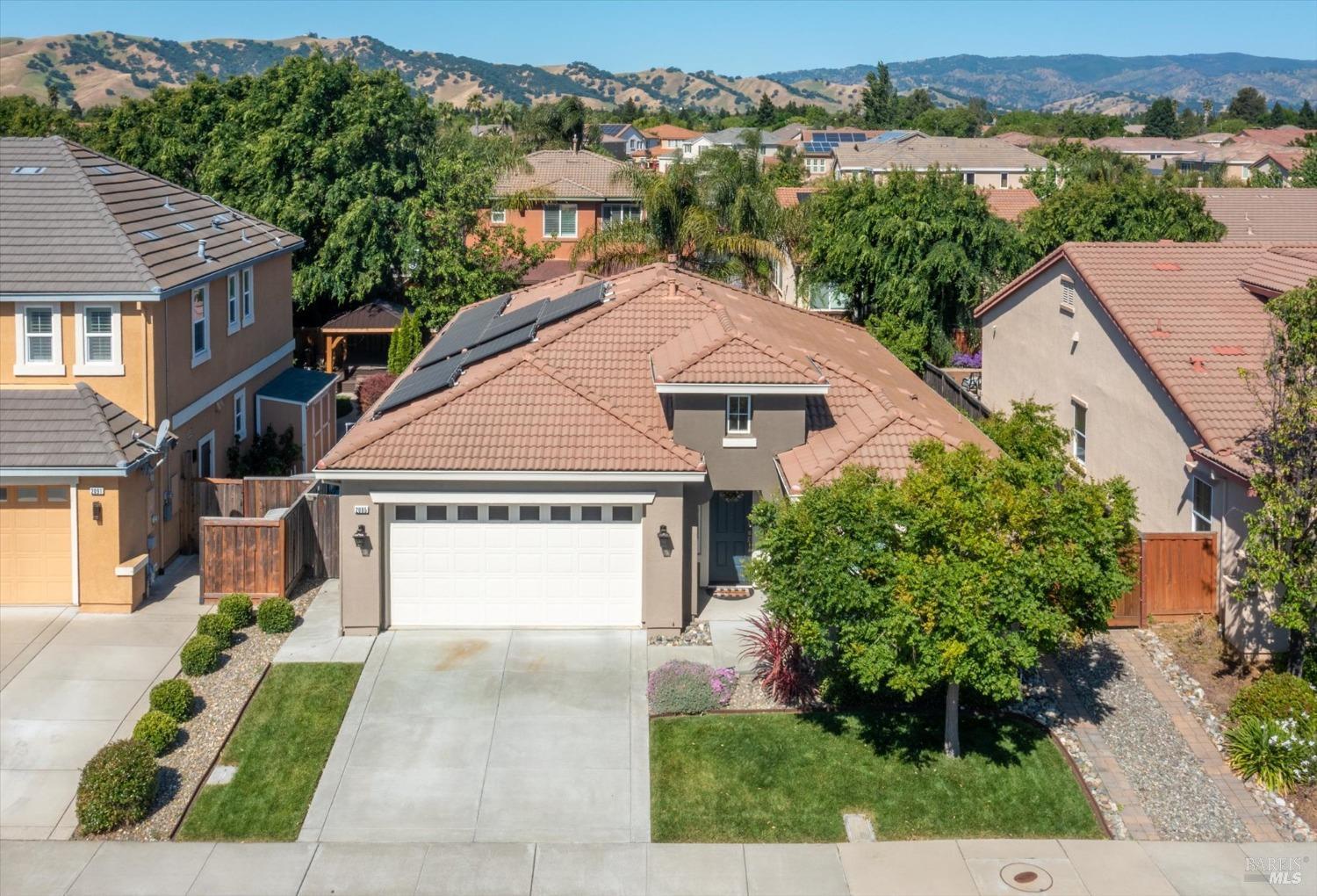 Detail Gallery Image 18 of 56 For 2085 Newcastle Dr, Vacaville,  CA 95687 - 4 Beds | 3 Baths
