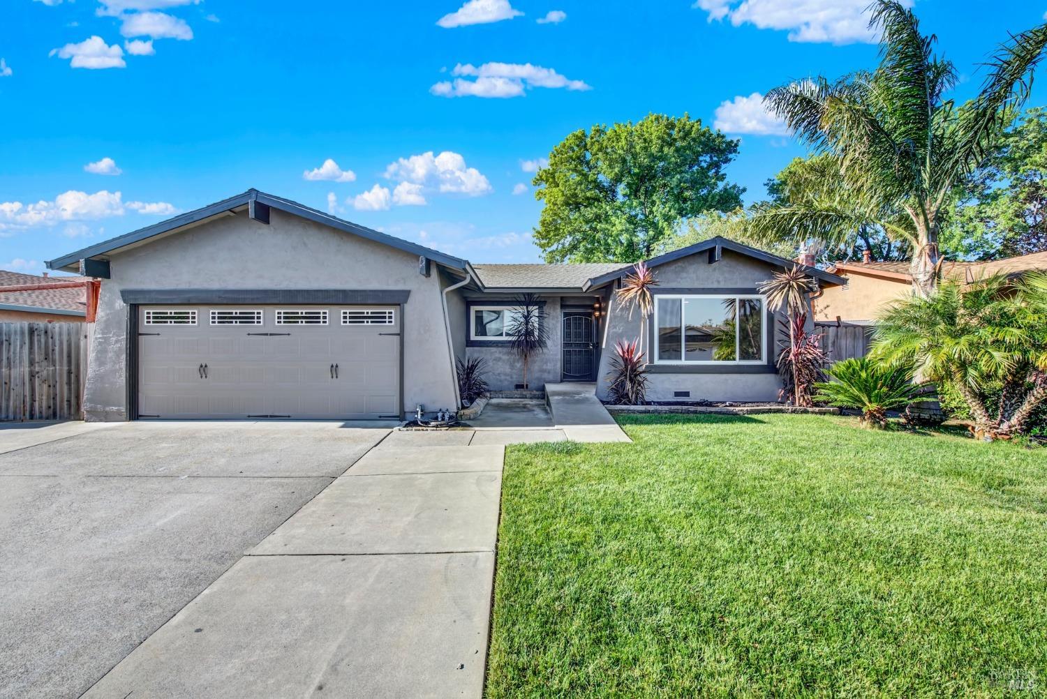 Detail Gallery Image 1 of 52 For 106 Ramsey Dr, Vacaville,  CA 95687 - 4 Beds | 2 Baths