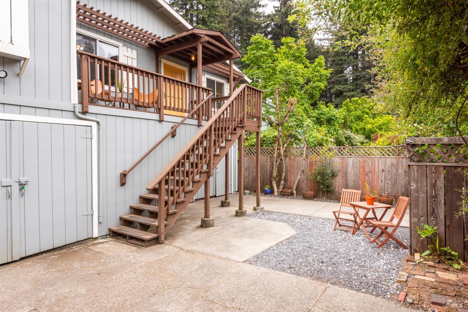 Detail Gallery Image 6 of 44 For 16635 Center Way, Guerneville,  CA 95446 - 3 Beds | 2/1 Baths