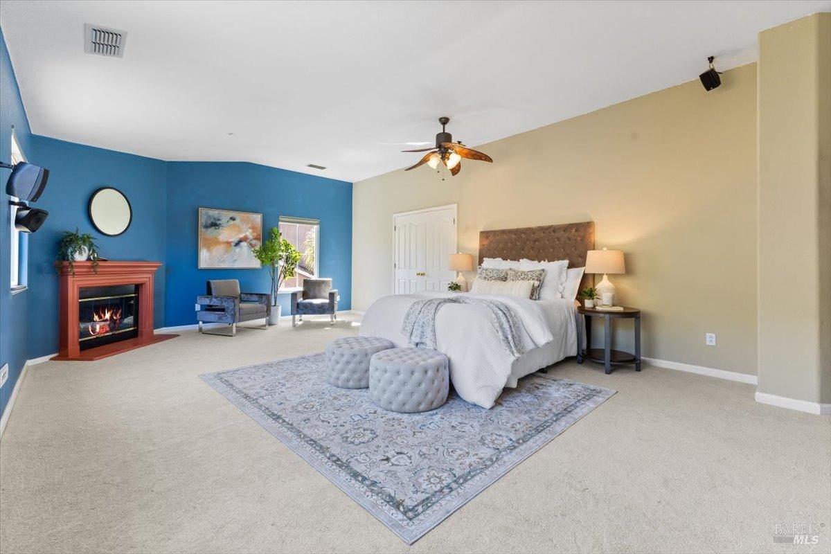 Detail Gallery Image 22 of 52 For 278 Windsor Dr, Petaluma,  CA 94952 - 4 Beds | 3 Baths